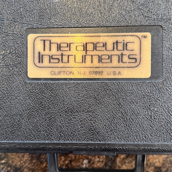 Therapeutic Instruments Hand Dynamometer - Picture 3 of 3